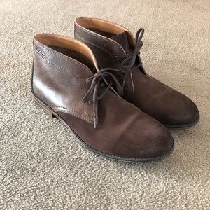 Like New! Clarks Suede Mid Boot
